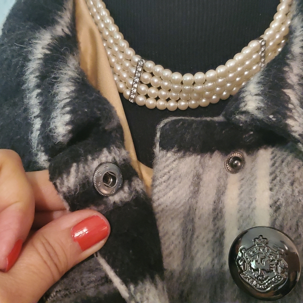 Chic Coat - Picture 2 of 7